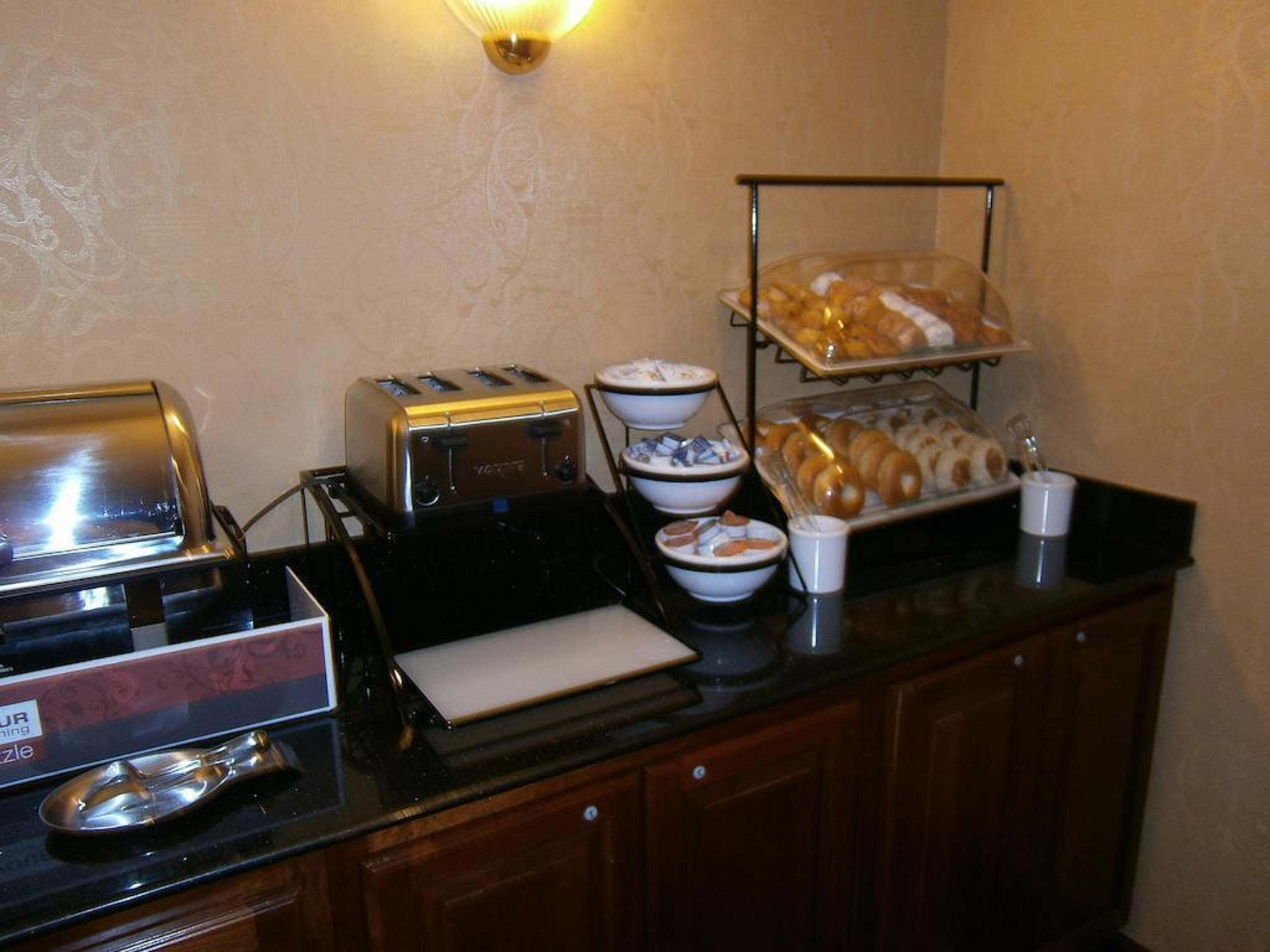 Comfort Inn Cleveland Airport Middleburg Heights Exterior foto